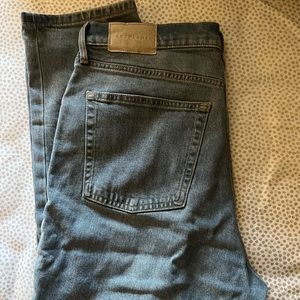 Everlane Original Cheeky Jean in Stoned Washed Sky